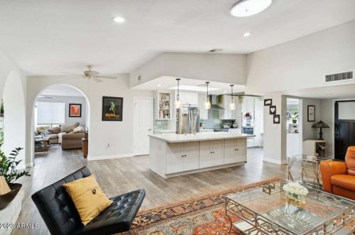 16822 44th Pl, Phoenix, AZ 85032-2803