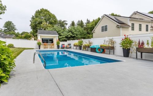 118 Messinger St, Canton MA 02021-3947 exterior