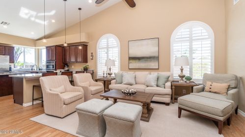 14057 33rd St, Phoenix, AZ 85044-8715