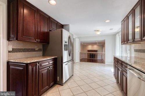 6645 Windsor Ct, Columbia MD 21044-4147 exterior