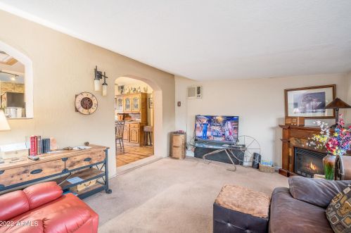 414 Behrend Dr, Phoenix AZ 85050-3992 exterior