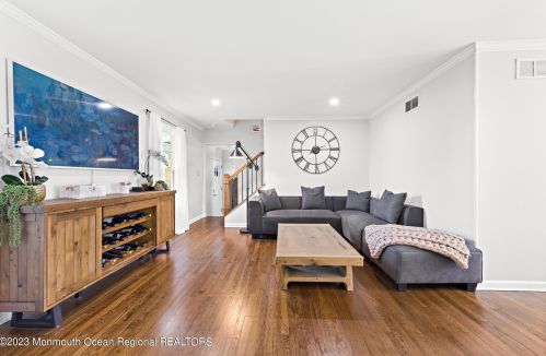 450 Branch Ave, Little Silver NJ  07739-1111 exterior