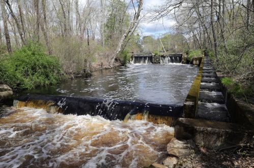 61 Wall St, East Bridgewater MA 02324-1520 exterior