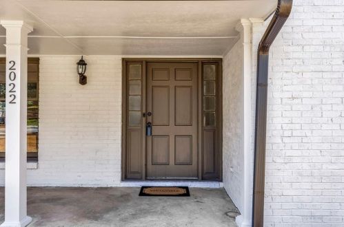 2022 Deren Way, Atlanta GA  30345-3710 exterior