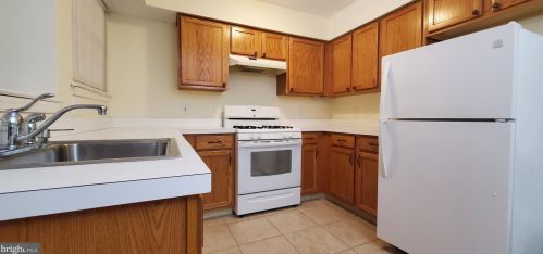 1411 Tristram Cir, West Deptford NJ  08051-2262 exterior