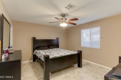 3825 Elm St, Phoenix AZ 85033-2112 exterior