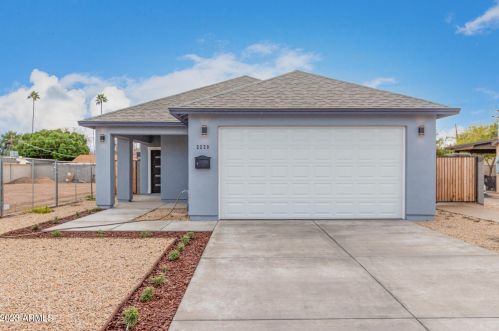 2229 Cambridge Ave, Phoenix AZ  85006-1321 exterior