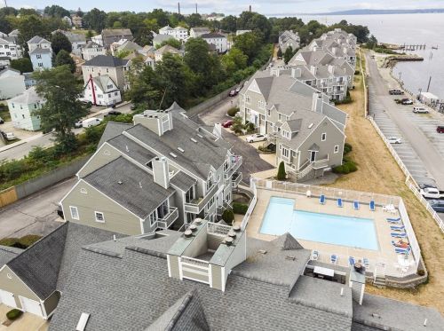 700 Shore Dr, Fall River MA 02721-1059 exterior