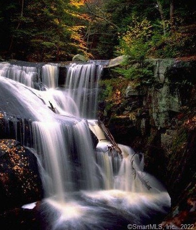 2080 Undermountain Rd, Sheffield MA 01257-9639 exterior