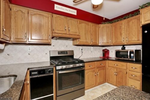 17 Russell Rd, Skyline Lakes NJ 07456-2230 exterior