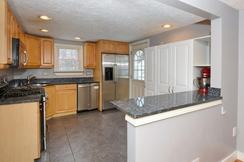 150 Donnellan Cir, Weymouth MA  02191-1763 exterior