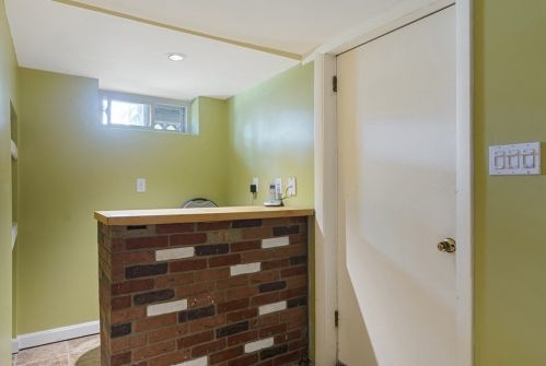 2 Jonathan Rd, Burlington MA 01803-1414 exterior