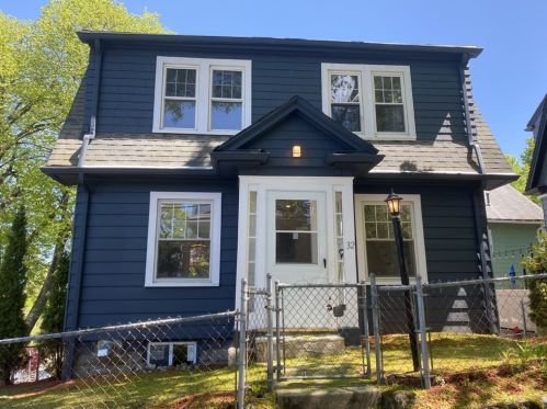32 Sutherland Rd, Arlington MA  02476-5746 exterior