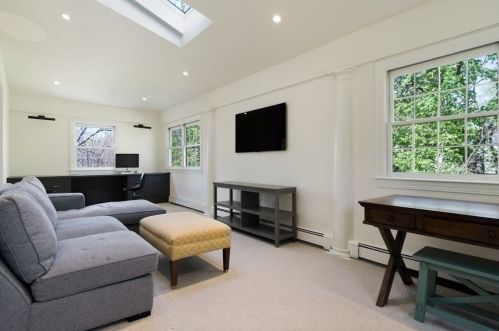 136 Village Ave, Dedham MA  02026-4224 exterior