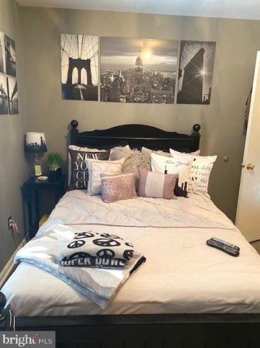 112 Talon Ln, West Deptford NJ 08093-2322 exterior