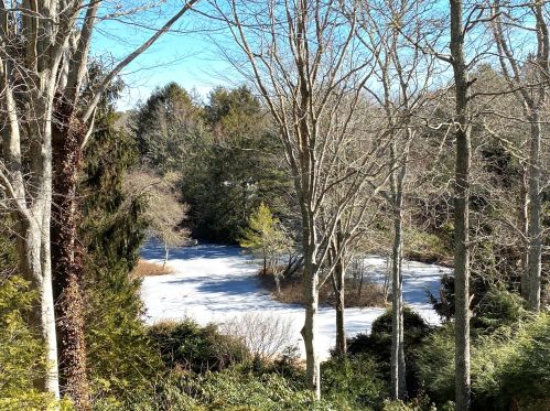 27 Huettner Rd, Falmouth MA 02543-1508 exterior