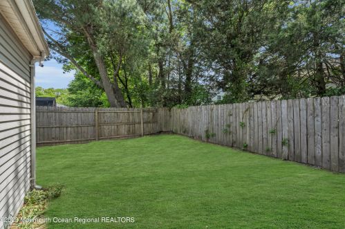 2537 Lexington Ct, Jackson Twp NJ 08527-5033 exterior