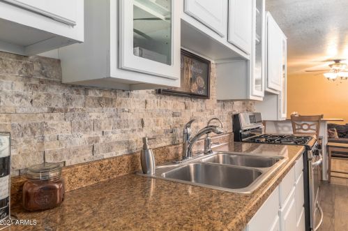 3851 63 Dr, Phoenix AZ 85033-5204 exterior