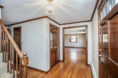 97 Hl St, Topsfield MA 01983-2410 exterior