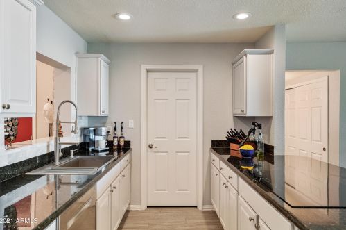 1816 Butler Dr, Phoenix AZ 85051-4650 exterior