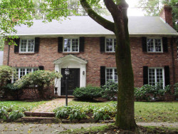 83 Ferncroft Rd, Newton, MA 02468-1213