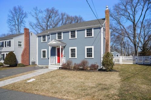 58 Taylor Ave, Dedham MA 02026-5104 exterior