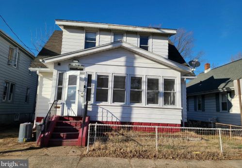 331 Buck St, West Deptford, NJ 08066-1061