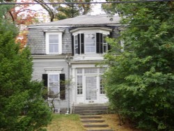 1090 Walnut St, Newton, MA 02461-1264