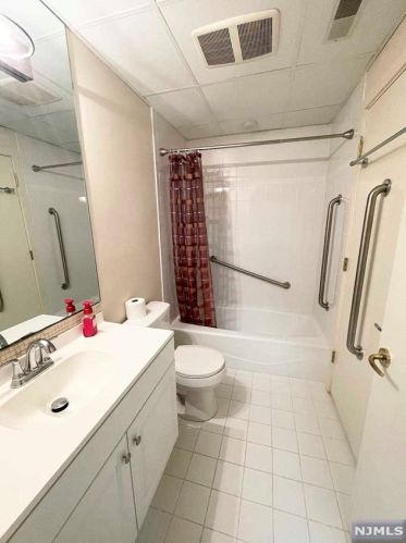 354 Madison Ave, Cresskill NJ 07626-1338 exterior