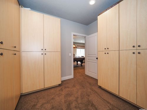 2161 Lorita Way, Sandy UT 84093-6514 exterior