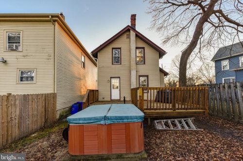 60 Barber Ave, West Deptford NJ  08096-2435 exterior