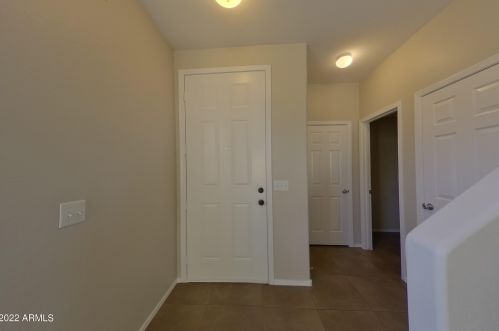 1523 81st Dr, Phoenix, AZ 85043-1121