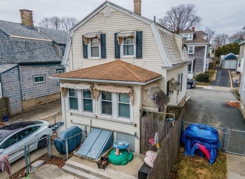 278 Palmer St, New Bedford MA 02740-2559 exterior