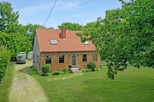 21 Stockholm Ave, Rockport, MA 01966-1254