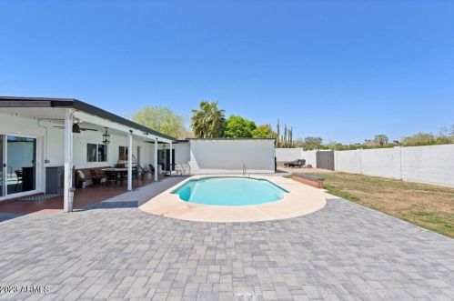 2524 Beryl Ave, Phoenix AZ  85028-3715 exterior