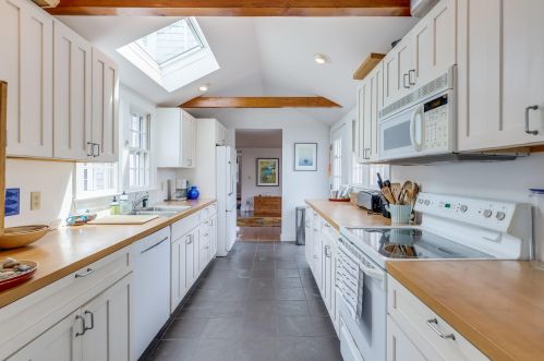 75 Main St, Chatham MA 02633-2419 exterior