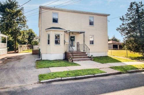 21 Wheeler St, Peabody, MA 01960-5834