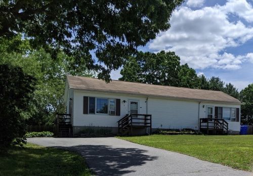 6 Briggs Ct, Taunton MA 02780-4708 exterior