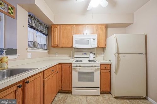 1421 Tristram Cir, West Deptford NJ 08051-2264 exterior