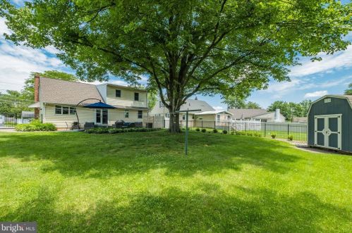 12 Beech Pl, West Deptford NJ 08096-3312 exterior