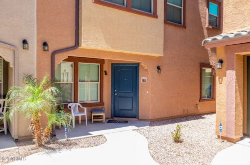 1810 77th Gln, Phoenix, AZ 85035-5055
