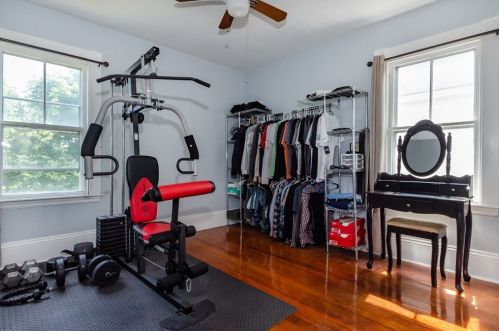 18 Mott St, New Bedford MA 02744-2307 exterior