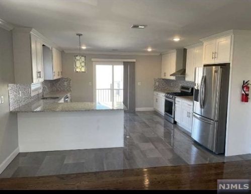 706 Elm St, Kearny NJ  07032-3717 exterior