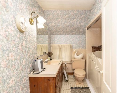 48 Waverly St, Taunton MA  02780-1447 exterior