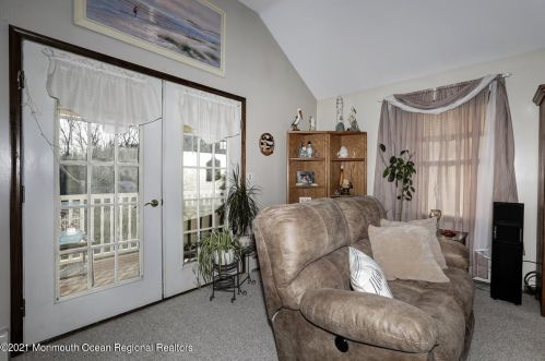 322 Stump Tavern Rd, Jackson Twp NJ 08527-3326 exterior