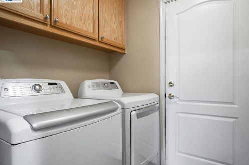 2349 Pacifica Ct, San Leandro CA 94577 exterior