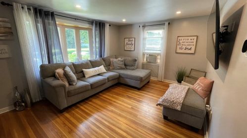 15 Ernest Ave, Worcester, MA 01604-2325