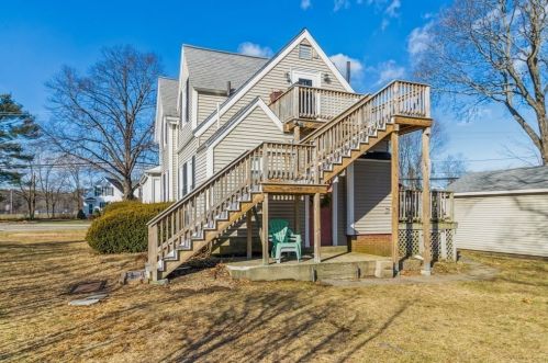 307 Pleasant St, Weymouth MA 02190-2621 exterior