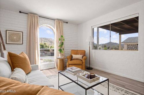 10824 12th St, Phoenix AZ  85020-1131 exterior