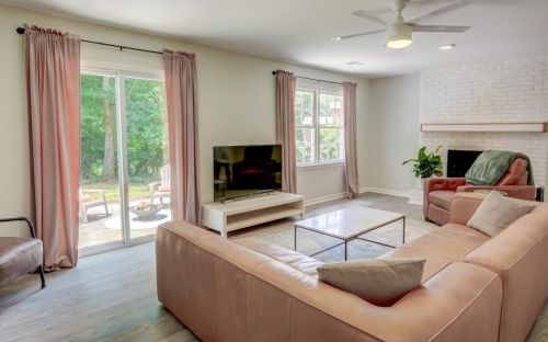 2420 Leisure Lake Dr, Atlanta GA  30338-5319 exterior